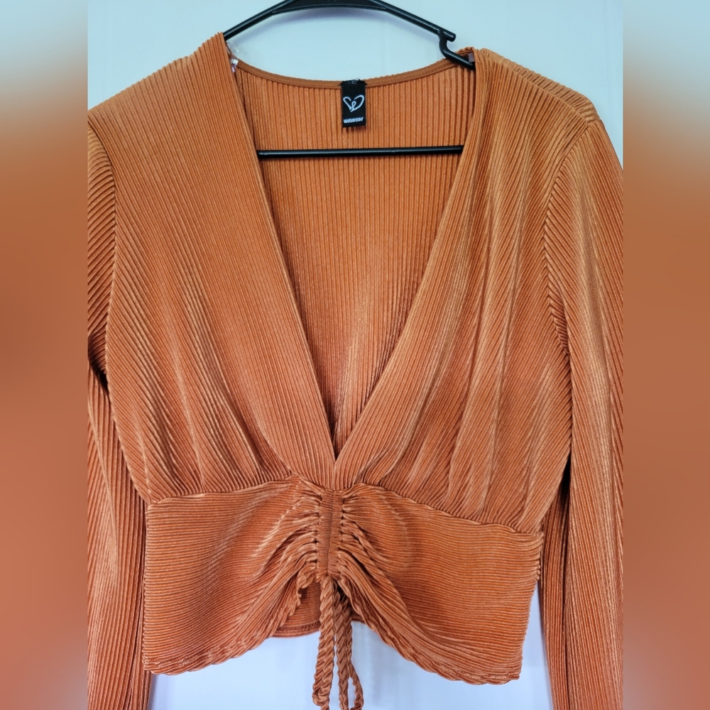Windsor Orange Ruched Tie Front Crop Shirt W/Long Sleeves Size M. - Picture 4 of 7